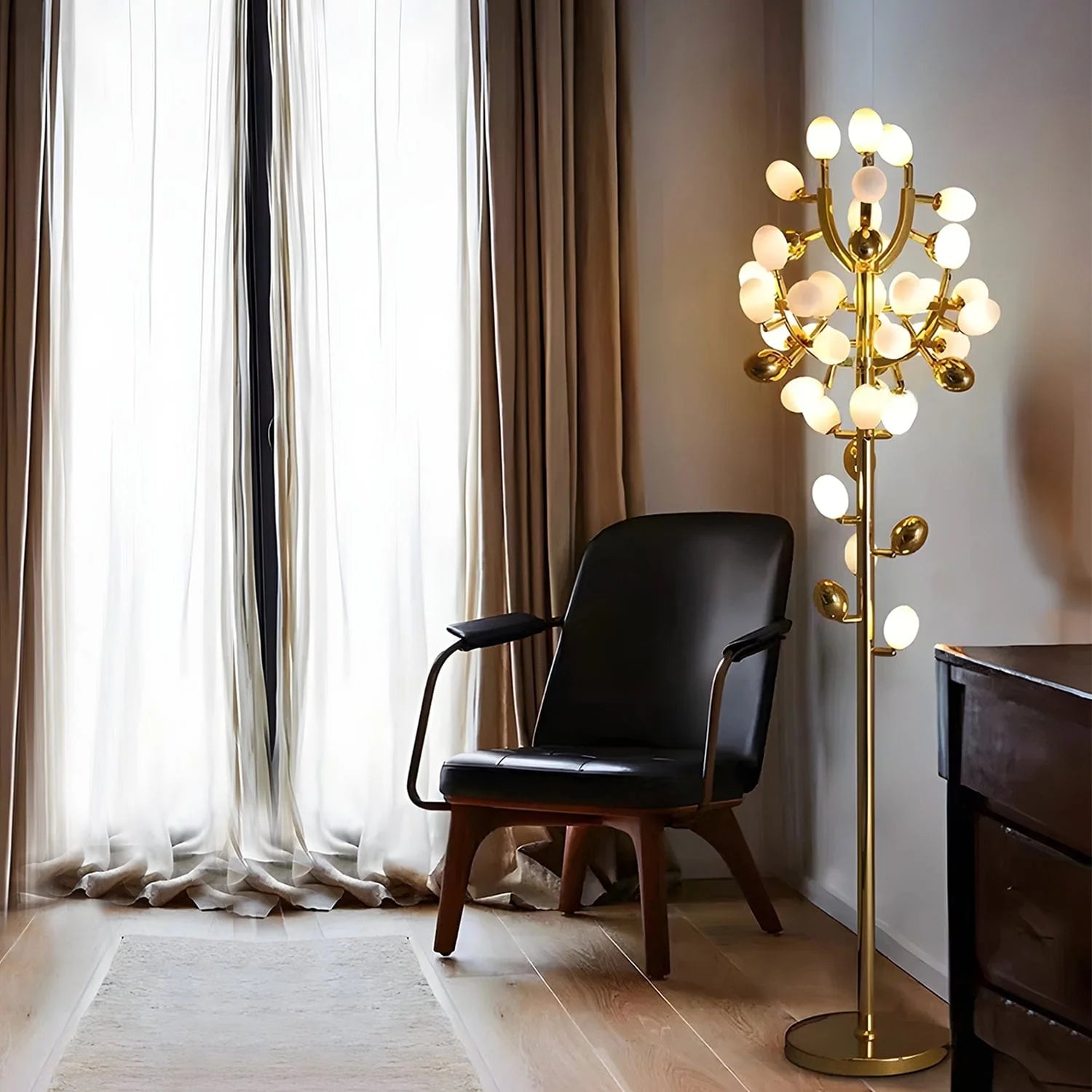 Uvae Albae Floor Lamp