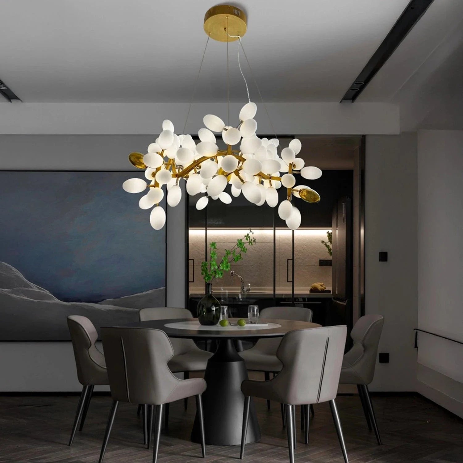 Uvae Albae Round Chandelier
